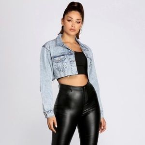 NWT Frayed Acid Wash Cropped Denim Jacket- Large